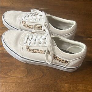Old Skool Vans. Women’s size 8.5. Cheeta Print.